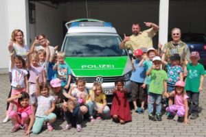 Kindergarten Liedermaus besucht Polizeiinspektion Olching