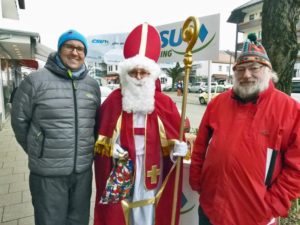 St. Nikolaus mit seinen Helfern Marcel Gemeke und Rainer Widmann