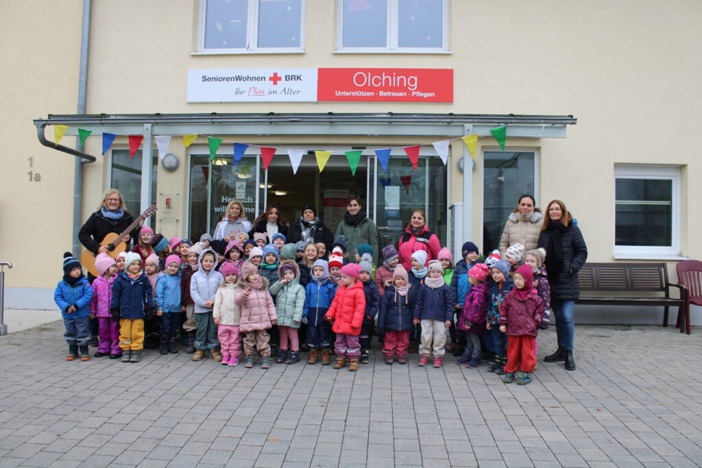 Kindergarten Kunterbunt singt für Olchinger Senioren