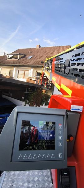Einsatz FFW Esting mit der Drehleiter