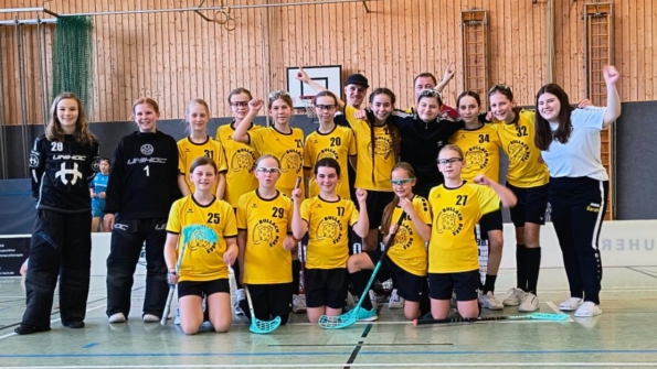 Doppelte Qualifikation zur Deutschen Meisterschaft im Floorball: Bullach Bees schreiben Vereinsgeschichte