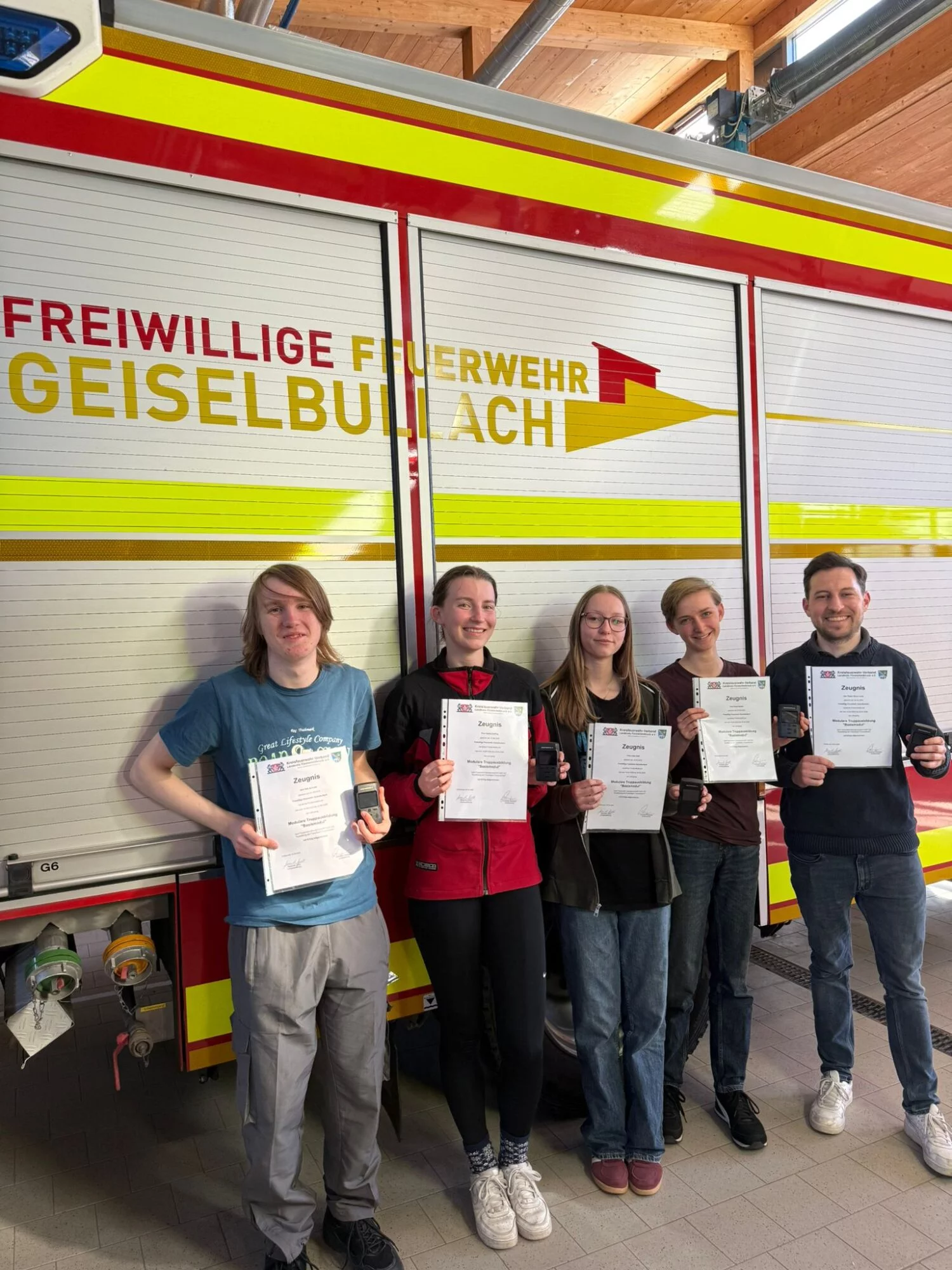 FFW Geiselbullach – Erfolgreiche Lehrgänge, Ampermarathon & nächtliche Ölspur