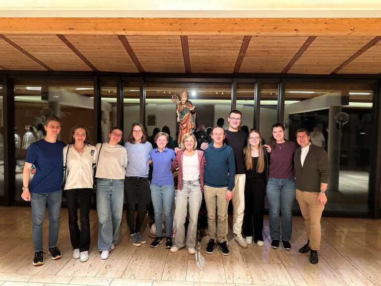 Kath. Kirche Olching: Jugendvesper im Münchner Priesterseminar