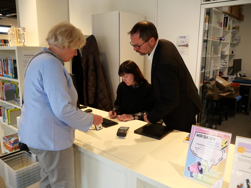 Stadtbücherei Olching: Immer noch eine „Digitale Servicewüste…“