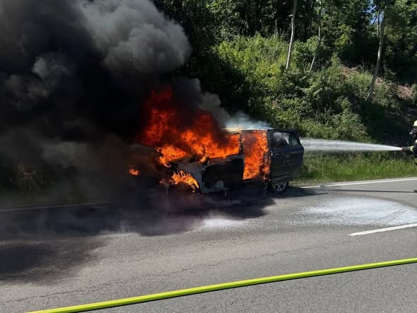 FFW FFB – 🚨 PKW im Vollbrand 🔥