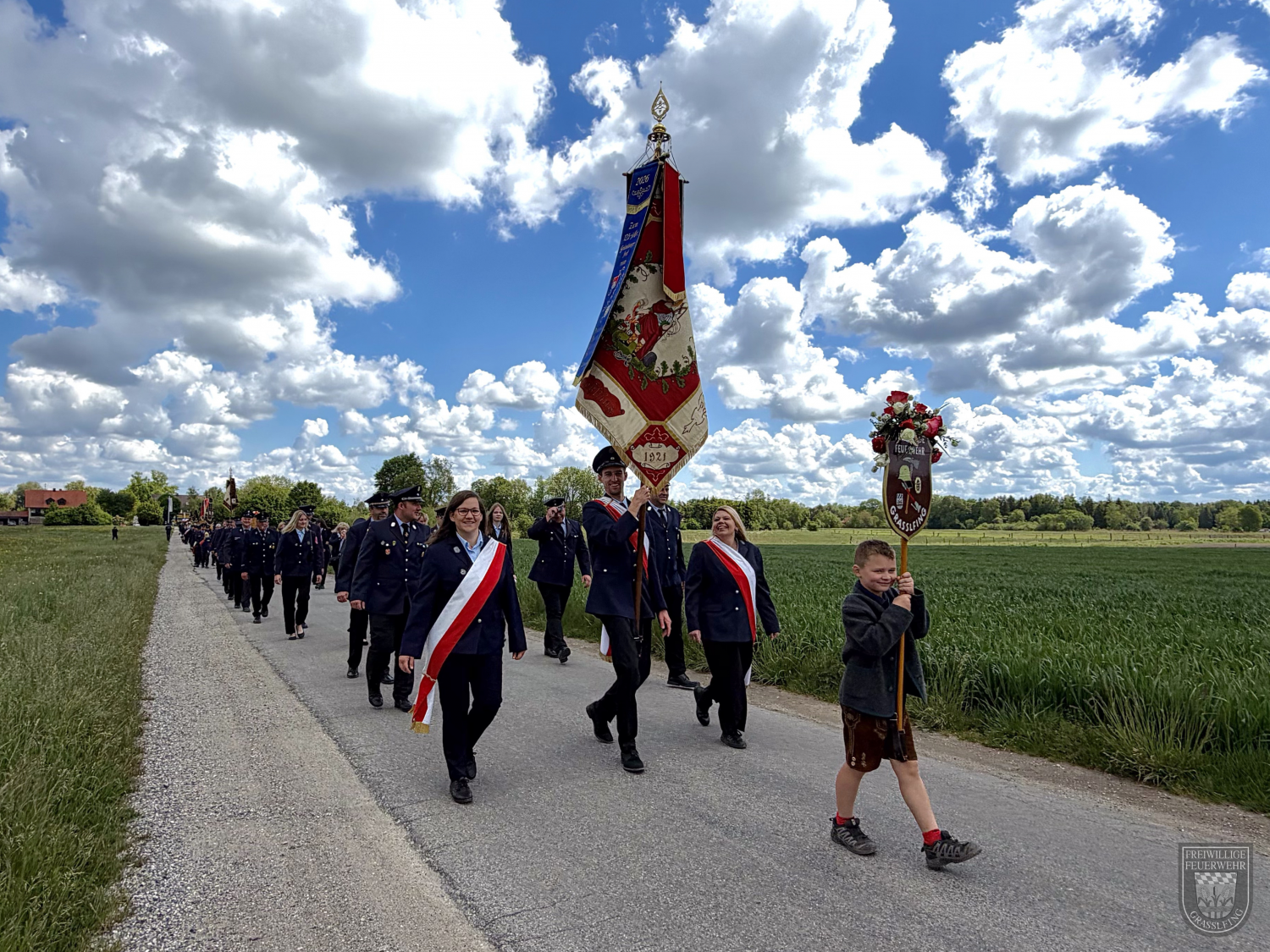 Festgottesdienst mit Umzug ⛪ – 125 Jahre FFW Graßlfing