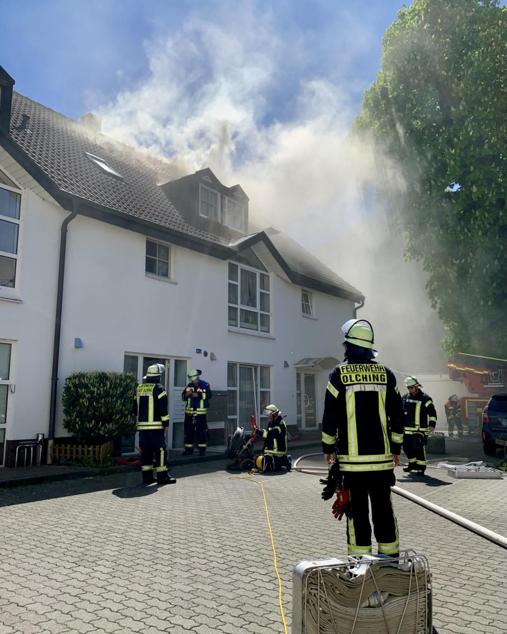 Dachstuhlbrand während der Maibaumaufstellung